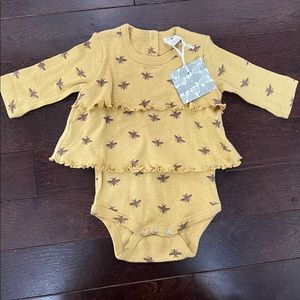 Kate Quinn Bees 🐝 double ruffle